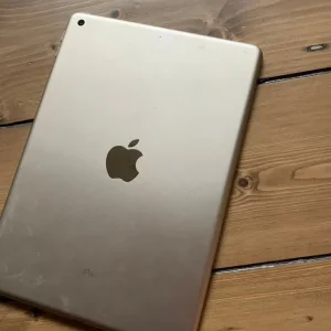 Apple Ipad 5 128GB Ios16 Wifi Very Good Condition - Delivery Available - Image 6