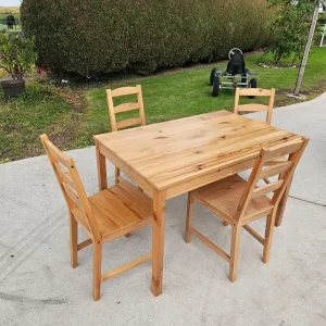 Table & 4 chairs - Image 2