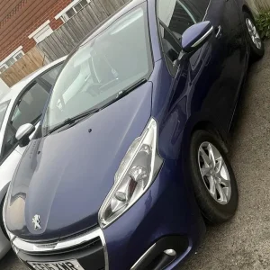 Peugeot, 208, Hatchback, 2016, Manual, 1560 (cc), 5 doors - Image 2