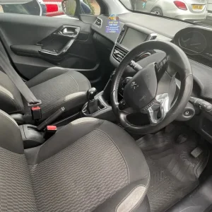 Peugeot, 208, Hatchback, 2016, Manual, 1560 (cc), 5 doors - Image 7