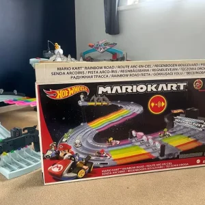 Hotwheels MarioKart Rainbow Road track - Image 4