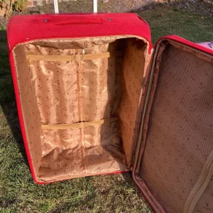 Two Suitcases ONLY £1 THE PAIR - Image 2