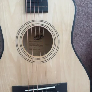 Kids guitar - Image 2