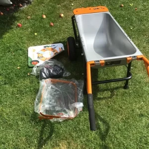 Worx Aerocart- 8 in 1 Wheel Barrow - Image 2