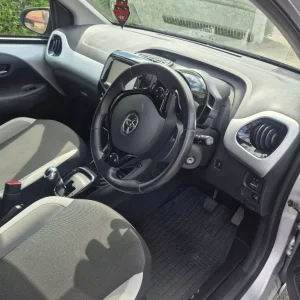 Toyota, AYGO, Hatchback, 2017, Semi-Auto, 998 (cc), 5 doors - Image 2