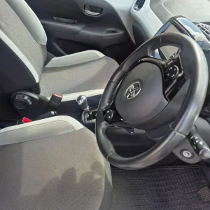 Toyota, AYGO, Hatchback, 2017, Semi-Auto, 998 (cc), 5 doors - Image 3
