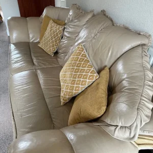 FREE 3 Piece Sofa Suite - Image 4