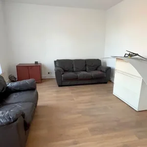 Two bedroom flat available now Postcode E7 8LS - Image 3