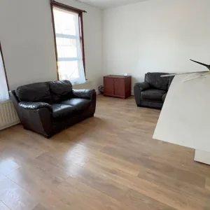 Two bedroom flat available now Postcode E7 8LS - Image 6