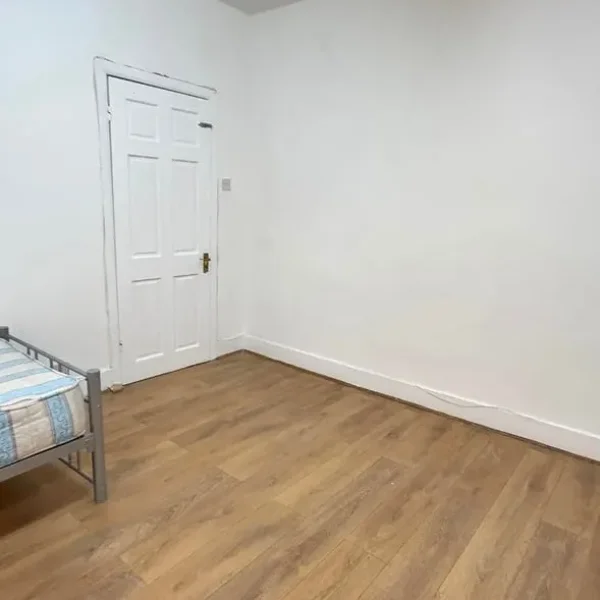 Two bedroom flat available now Postcode E7 8LS