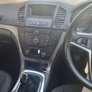 Vauxhall, INSIGNIA, Hatchback, 2011, Manual, 1796 (cc), 5 doors - Image 4