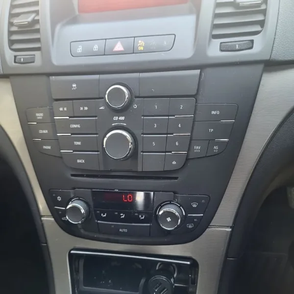 Vauxhall, INSIGNIA, Hatchback, 2011, Manual, 1796 (cc), 5 doors