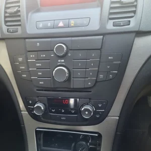 Vauxhall, INSIGNIA, Hatchback, 2011, Manual, 1796 (cc), 5 doors