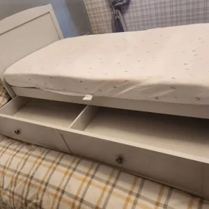 Toddlers bed - Image 2