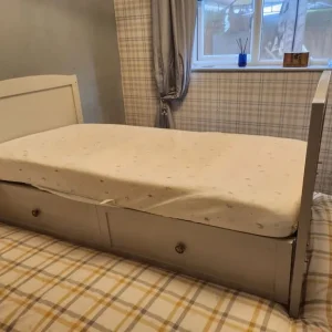 Toddlers bed
