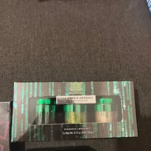 Bundle of brand new makeup - Image 3