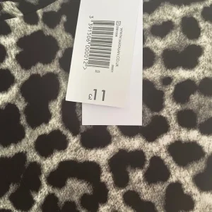 Leopard print top size large - Image 2