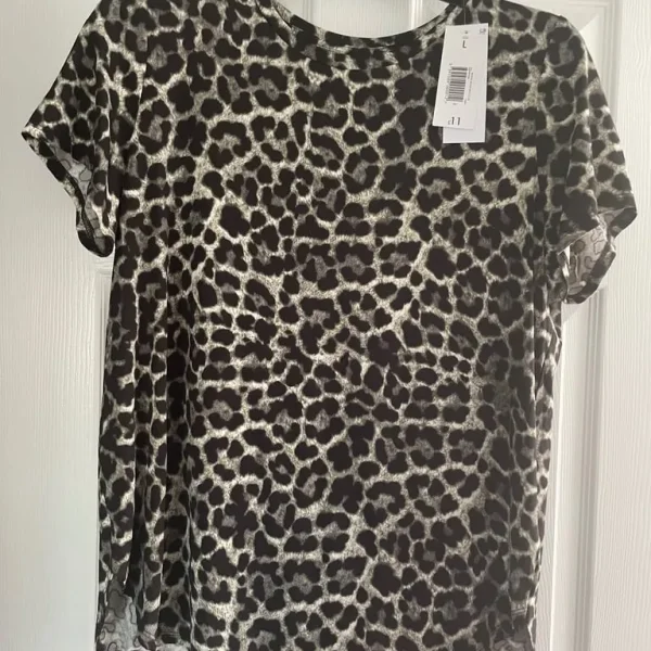 Leopard print top size large