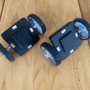 Magformers 14-piece set plus two wheel sets - Image 2