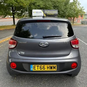 2017 Hyundai i10 1.2 Premium 5dr HATCHBACK Petrol Manual - Image 6