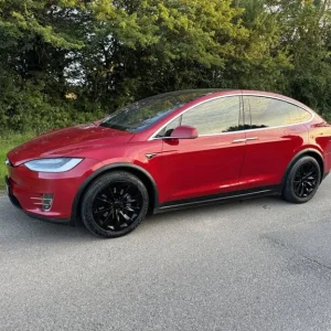 2017 Tesla Model X Executive Red 7 Seat, Full Autopilot, Falcon Wing Doors, Excellent Condition - Image 2