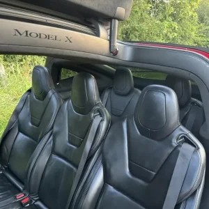 2017 Tesla Model X Executive Red 7 Seat, Full Autopilot, Falcon Wing Doors, Excellent Condition - Image 7