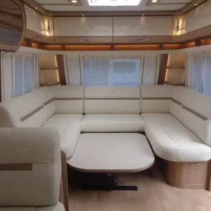 LMC 685 VIP Exquisit 5 BERTH,FIXED TRANSVERSE ISLAND BED CARAVAN 2024 - Image 3