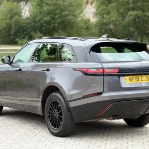 2018 Land Rover Range Rover Velar 2.0 D180 SUV 5dr Diesel Auto 4WD Euro 6 (s/s) (180 ps) ESTATE D... - Image 5
