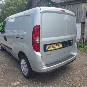 2012 Vauxhall Combo 2300 1.3 CDTI 16V eFLEX H1 Sportive Van Start Stop PANEL VAN Diesel Manual - Image 5