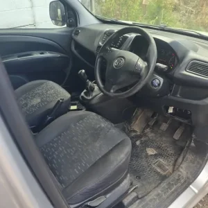 2012 Vauxhall Combo 2300 1.3 CDTI 16V eFLEX H1 Sportive Van Start Stop PANEL VAN Diesel Manual - Image 7