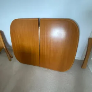 Solid leaf table