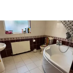 Double room available ( females) | in East Ham, London - Image 2