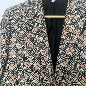 Burberry jacket original size 6/8 - Image 3