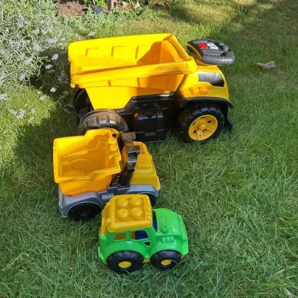 Mega Blocks ride on dumper truck with 2x other trucks