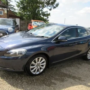 2013 Volvo V40 D3 SE Lux Nav 5dr Geartronic HATCHBACK Diesel Automatic - Image 3
