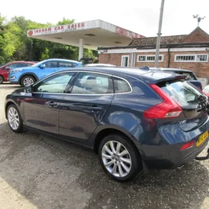 2013 Volvo V40 D3 SE Lux Nav 5dr Geartronic HATCHBACK Diesel Automatic - Image 5