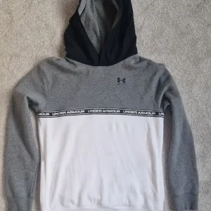 Under armour Hooded Top