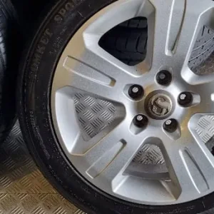 Vauxhall Astra Zafira Genuine 17 alloy wheels + 4 x tyres 215 50 17 - Image 4