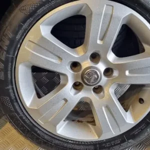 Vauxhall Astra Zafira Genuine 17 alloy wheels + 4 x tyres 215 50 17 - Image 5