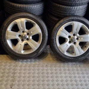 Vauxhall Astra Zafira Genuine 17 alloy wheels + 4 x tyres 215 50 17