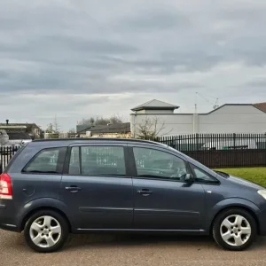 2010 Vauxhall Zafira 1.6i Exclusiv 5dr MPV - Image 4