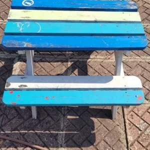 Kids pinic table - Image 3
