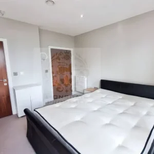 Canary Wharf 2 bedroom flat - Image 4