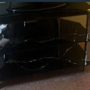 glass tv table in very good condition
