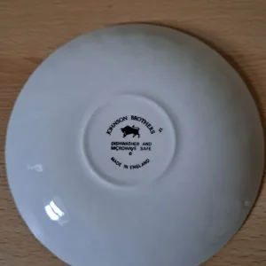 Vintage Johnson Brothers Summer Chintz Cups and Saucers - Image 4