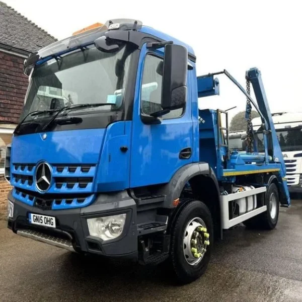 2015 MERCEDES AROCS 1832 SKIP LOADER