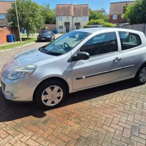 2009 Renault Clio mk3 1.5dci 3 door hatchback - Image 4