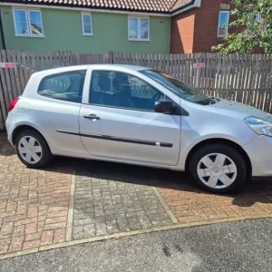 2009 Renault Clio mk3 1.5dci 3 door hatchback