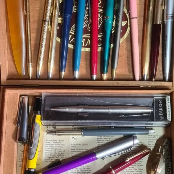 Job lot of vintage pens