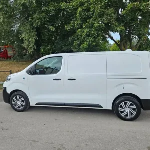 2019 Peugeot Expert 1400 2.0 BlueHDi 120 Professional Van plus vat ! PANEL VAN Diesel Manual - Image 3